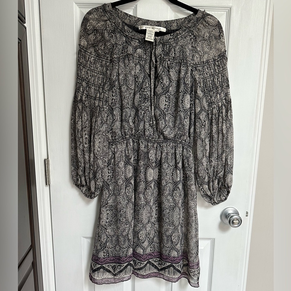 Max Studio black and white print dress with purple accent at the bottom